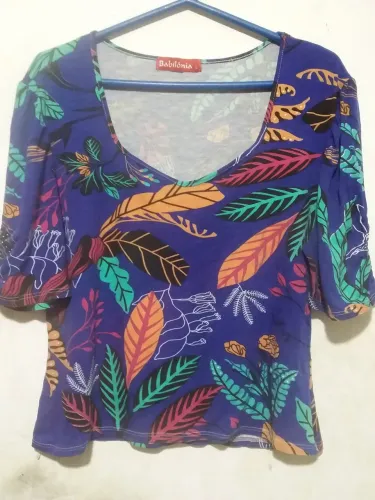 Blusa feminina estampada azul manga 3/4