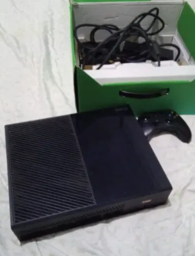 Vendo Xbox one por 1.000 reais