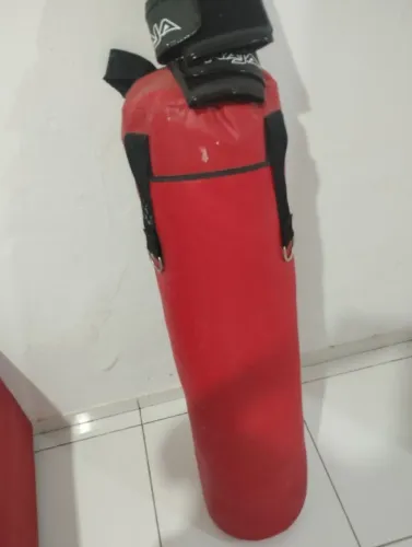 Saco de pancada mais Par de luvas