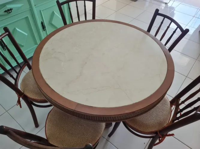 Mesa de jantar 5 lugares
