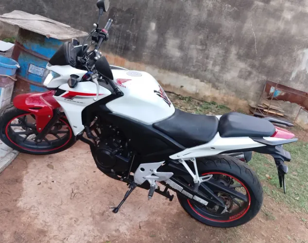 Cb500f impecável.