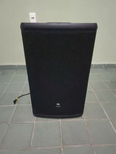 Caixa JBL EON 700 séries 1300w 650wrms ativa fone de 15