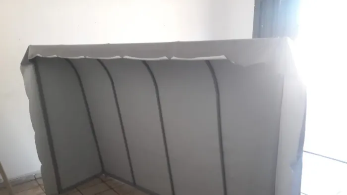 Vende-se toldo lona reforçada ótimo estado 
