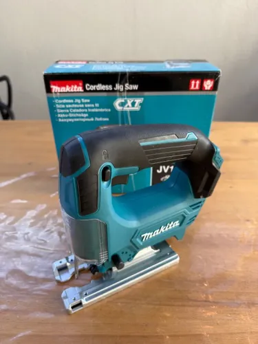 Serra Tico-Tico Makita JV101DZ 12V CXT - Excelente Estado - Com Caixa e Manual