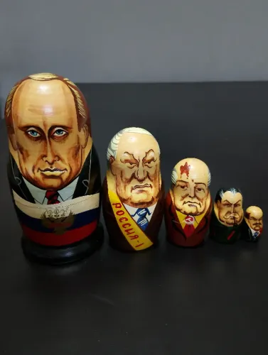 Matrioska Russa Colecionável - Líderes Políticos (Putin, Gorbachev, Lenin)