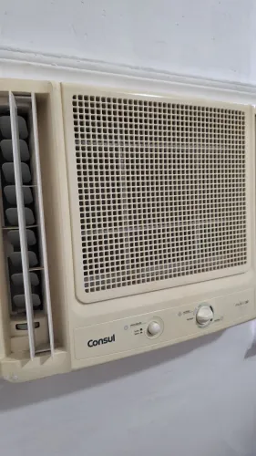 Ar Condicionado de janela Consul 7.500 110 127 V quase sem uso perfeito