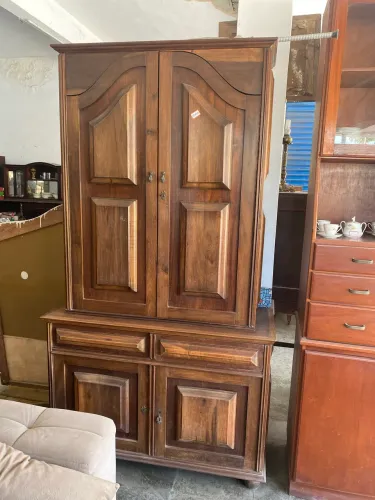 Estante antiga linda