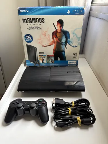 PS3 Super Slim 250GB Impecável - Standard Edition + 35 Jogos