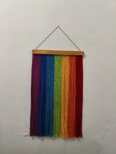 Bandeira LGBT em macramé 