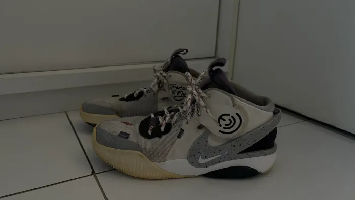 Tênis Nike Air Deldon, tamanho 39