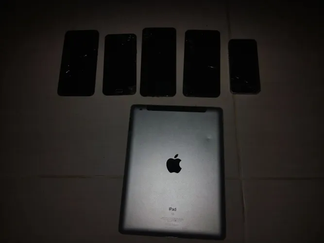 Lote sucata celulares+Ipad pra peças