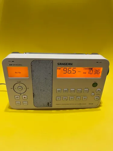 Rádio AM/FM Sangean PR-D8