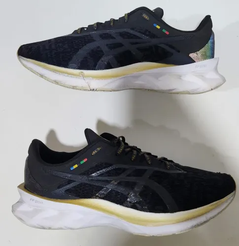 Tênis Asics Novablast Tokyo Masculino Preto Tamanho 42 Original | Caminhada | Academia