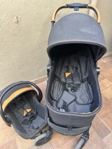 Carrinho de bebê + bebê conforto + colchão