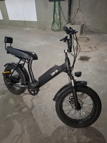 Bicicleta Lev Cruiser Preta
