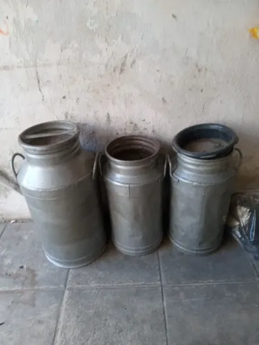 Galão de leite de ferro