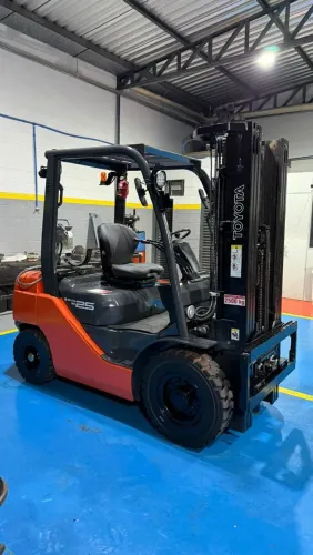 Empilhadeira Toyota