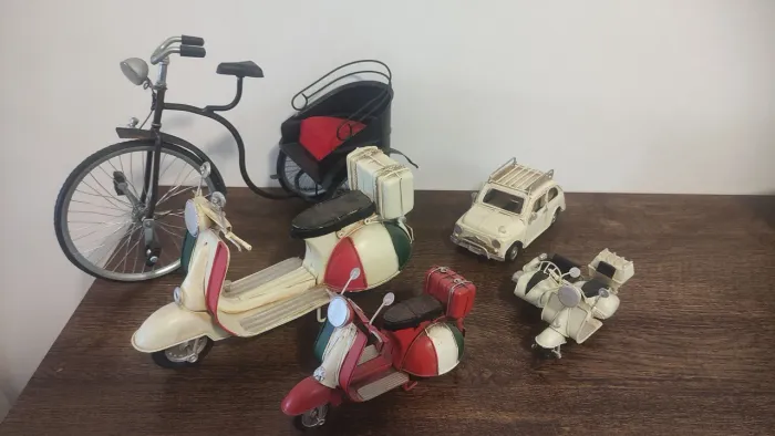 Miniatura bicicleta, moto, vespa italiana, carro
