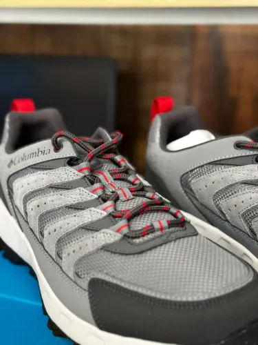 Tênis Columbia Para Trilha Strata Trail Low Cinza 
