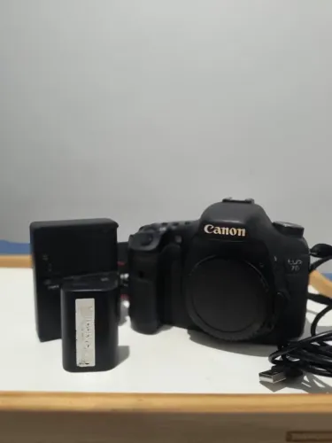 Canon EOS 7D (Somente Corpo)