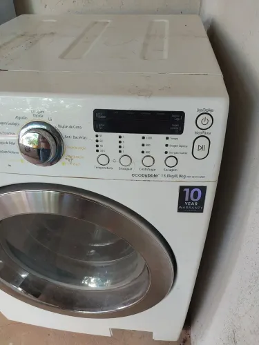 Vendo máquina de lavar Samsung lava & seca com defeito
