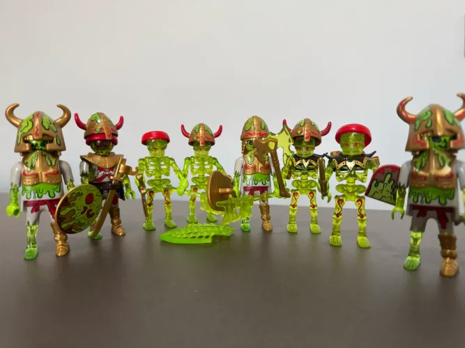 Playmobil 8 caveiras guerreiros