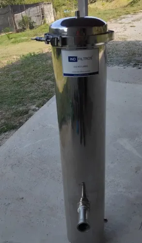 FILTRO CARTUCHO COM CARCAÇA DE INOX. VAZÃO ATÉ 18 MIL HORA