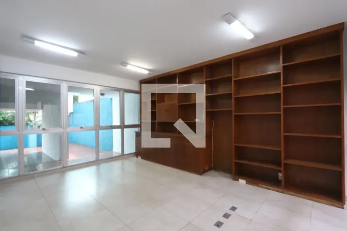Casa à Venda - Vila Mariana, 3 Quartos, 574 m2