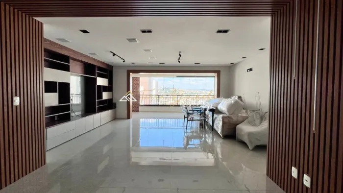 Apartamento no Edifício Manacá | 3 Suítes, Persianas Automatizadas e Sacada