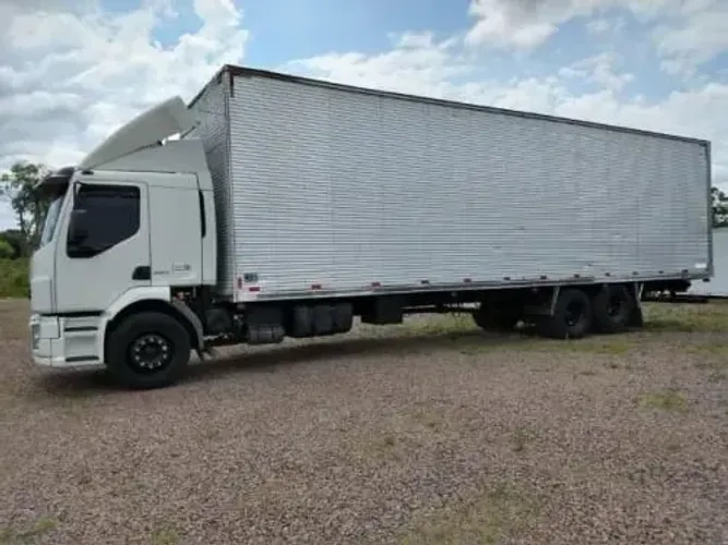 VOLVO VM 260 2010 - BAÚ SECO 11,5 METROS | PRONTO PARA TRABALHAR!