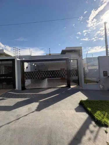 Casa para Venda com 1 suíte + 2 quartos em Maringá-Pr