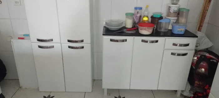 Jogo de Armário semi novo