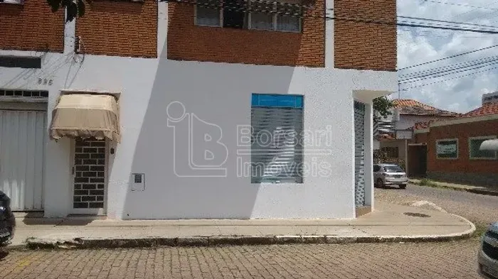 Locação de Comercial / Salão na cidade de Araraquara