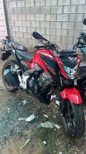 Moto - Cb 300 Twister