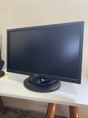 Monitor LG 20" 60Hz