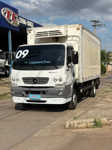Mercedes-Benz Accelo 915 C 2009/2009