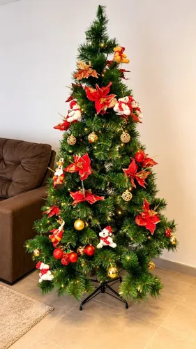Árvore de Natal 1,60m Completa com Enfeites e Pisca-Pisca
