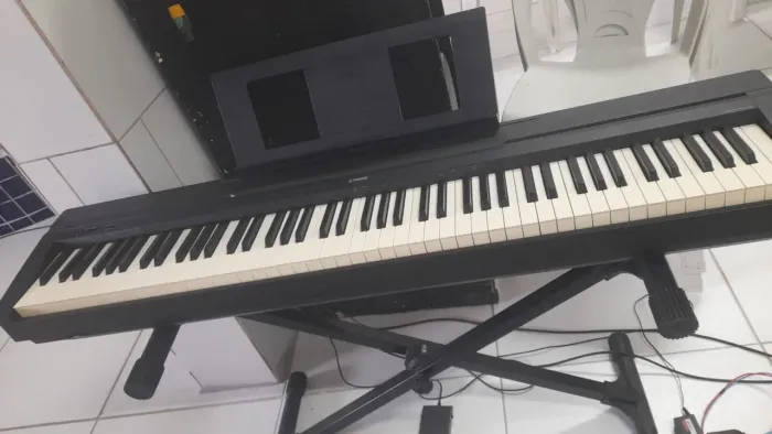 Piano digital Yamaha P45