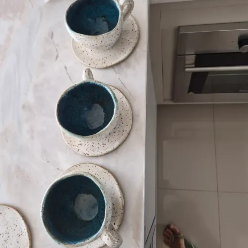 Vendo 3 xícaras de cerâmica 