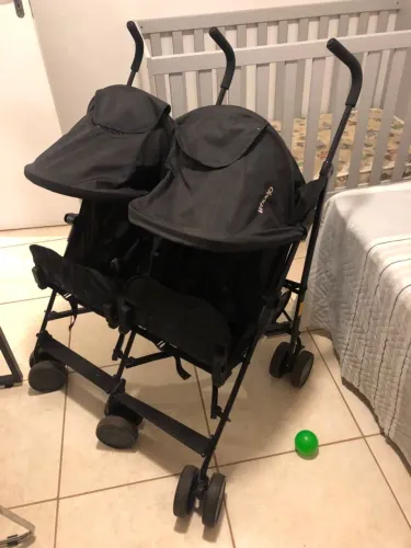 Carrinho de passeio gêmeos