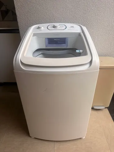 Máquina de Lavar Electrolux 11kg Essential Care com Easy Clean e Filtro Fiapos (LES11)