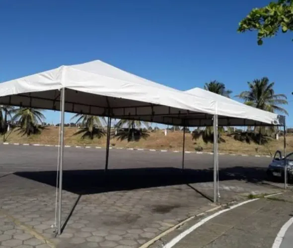 Tenda 5x5 ou 6x6 semi-nova