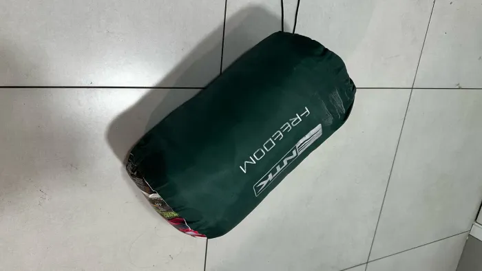 Saco de dormir + 2 garrafas térmicas 3l cada