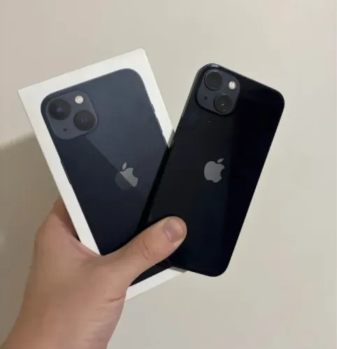 iPhone 13 128GB - Todo original impecável - Com caixa e acessórios