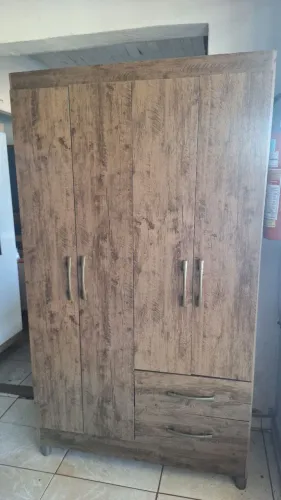 Guarda roupa 4 portas novo