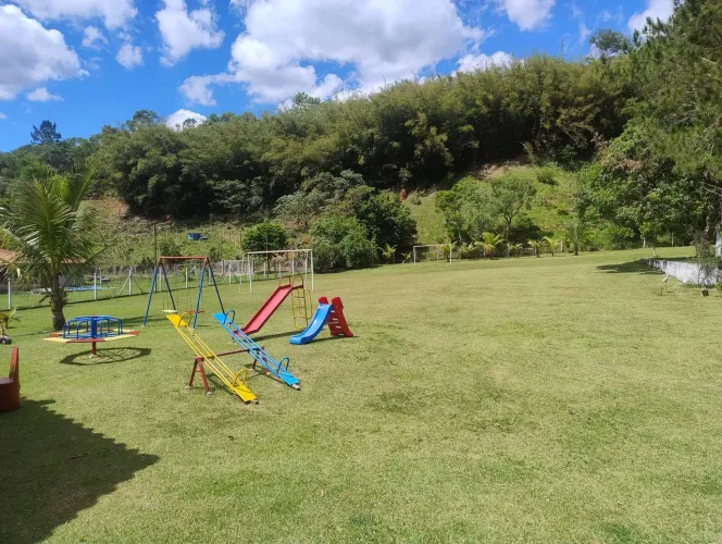 Chácara com piscina e campo society