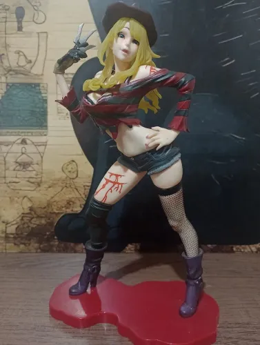 Figure garota Bishoujo Freddy Krueger