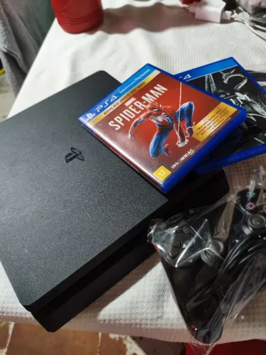 PS4 SLIM 1TB +2 JOGOS