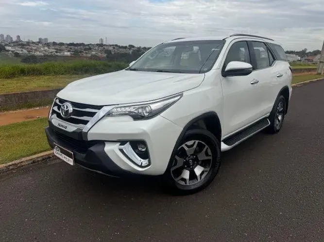 Toyota Hilux SW4 SRX Diamo. 4X4 2.8 TB DIE AUT 2020