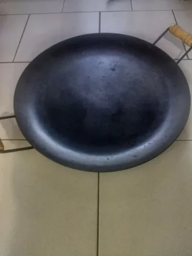 Tacho preto alças de madeira